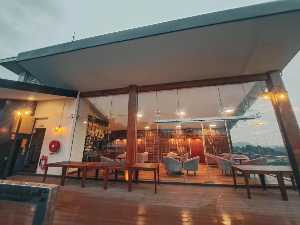 هتل لاوندیش هیلز کندی